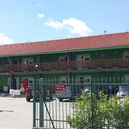 Apartman Taktik Veľký Meder المظهر الخارجي الصورة