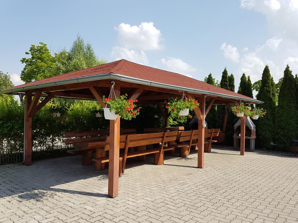 Apartman Taktik Veľký Meder المظهر الخارجي الصورة