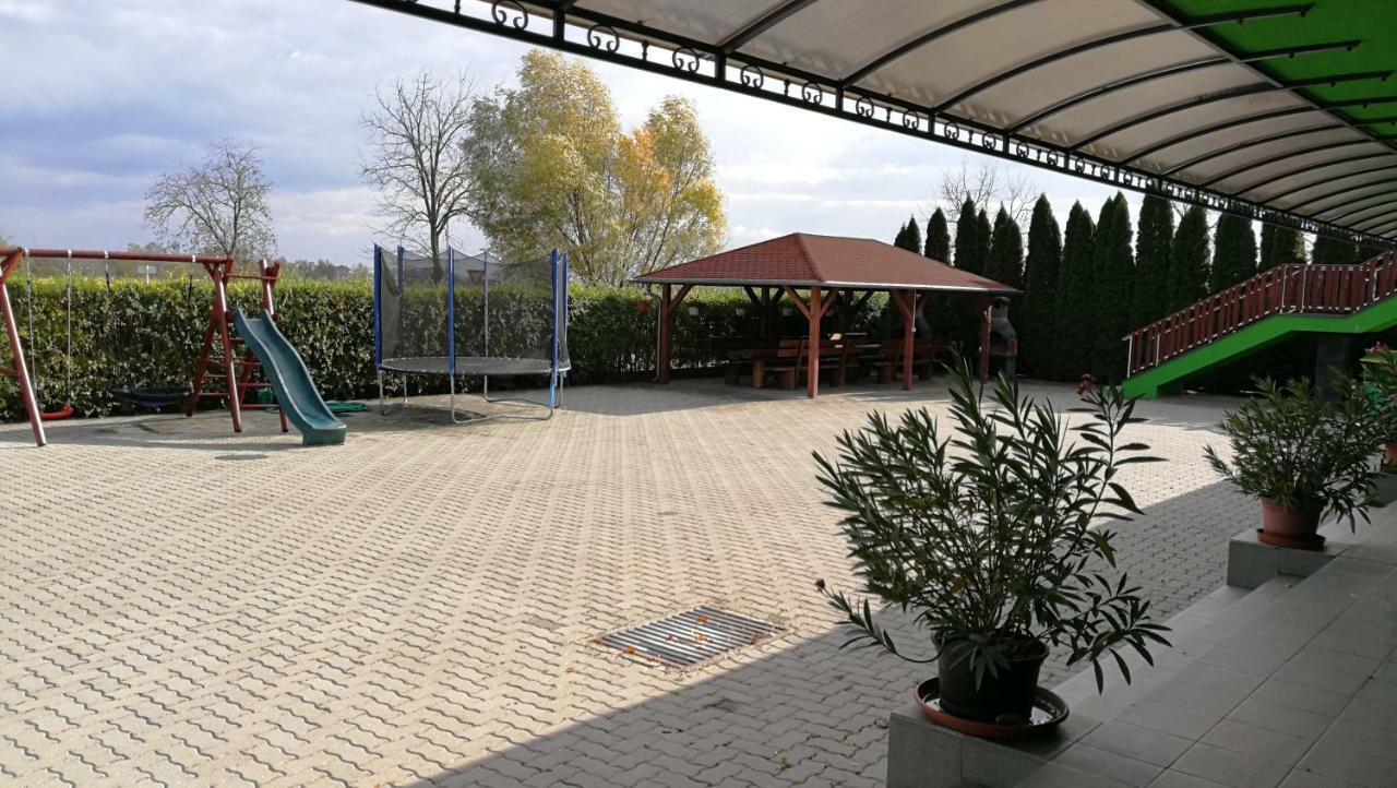 Apartman Taktik Veľký Meder المظهر الخارجي الصورة