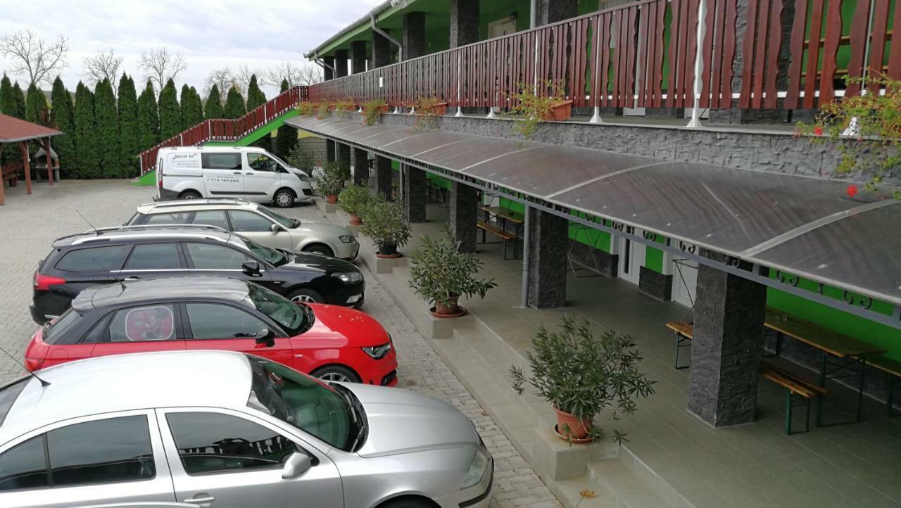 Apartman Taktik Veľký Meder المظهر الخارجي الصورة
